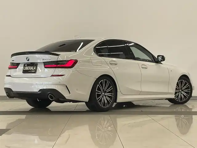 ＢＭＷ ３２０ｄ xDrive Mスポーツ 岡山県 2020(令2)年 4.4万km アルピンホワイトⅢ ハイラインパッケージ/コンフォートパッケージ/ローダウン/リップスポイラー＆トランクスポイラー/ブラックキドニーグリル/iDrive7/リアカメラ/パーキングアシスト/リバースアシスト/PDC/リアクロストラフィック/パワーテールゲート/LEDヘッドライト/ヴァーネスカレザーシート（ブラック）/シートヒーター/パワーシート/アンビエントライト/ライトカーペット/SOSコール/正面衝突警告/側面衝突警告/車線逸脱警告/車線変更警告/ステアリングサポート/ドラレコ（F/R）