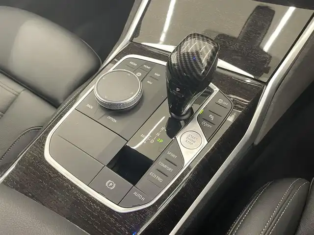 ＢＭＷ ３２０ｄ xDrive Mスポーツ 岡山県 2020(令2)年 4.4万km アルピンホワイトⅢ ハイラインパッケージ/コンフォートパッケージ/ローダウン/リップスポイラー＆トランクスポイラー/ブラックキドニーグリル/iDrive7/リアカメラ/パーキングアシスト/リバースアシスト/PDC/リアクロストラフィック/パワーテールゲート/LEDヘッドライト/ヴァーネスカレザーシート（ブラック）/シートヒーター/パワーシート/アンビエントライト/ライトカーペット/SOSコール/正面衝突警告/側面衝突警告/車線逸脱警告/車線変更警告/ステアリングサポート/ドラレコ（F/R）