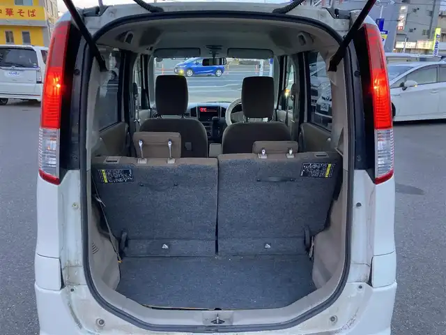 スズキ パレット リミテッドⅡ 和歌山県 2013(平25)年 9.9万km パールホワイト (株)IDOMが運営する【じしゃロン和歌山店】の自社ローン対象車両になります。こちらは現金ご利用時の価格です。/自社ローンご希望の方は別途その旨お申付け下さい。/４WD/社外オーディオ/純正ホイールキャップ/純正フロアマット/シートヒーター/両側パワースライドドア/電動格納ミラー/オートライト/ドアバイザー