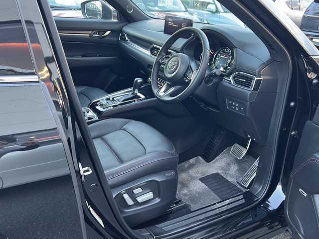 マツダ ＣＸ－５ XD スポーツアピアランス 大阪府 2023(令5)年 1万km ジェットブラックマイカ サンルーフ　衝突軽減　純正ナビ　ＢＯＳＥ　フルセグＴＶ　全周囲カメラ　ＢＴ　レザーシート　温冷席　シートメモリ　ＨＵＤ　オートホールド　パドルシフト　電動リアゲート　ＬＥＤヘッドライト　ＢＳＭ　ＥＴＣ2.0　レーダークルコン　レーンキープアシスト　電格ミラー　オートライト　オートワイパー　プッシュスタート　スマートキー　スペアキー　純正アルミホイール　取扱説明書　前後ドライブレコーダー