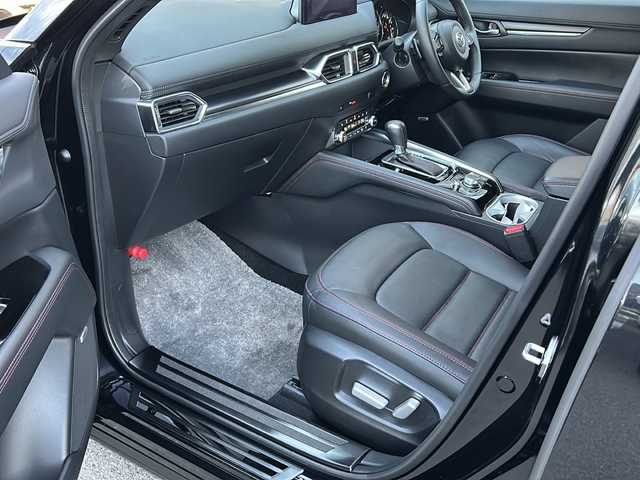 マツダ ＣＸ－５ XD スポーツアピアランス 大阪府 2023(令5)年 1万km ジェットブラックマイカ サンルーフ　衝突軽減　純正ナビ　ＢＯＳＥ　フルセグＴＶ　全周囲カメラ　ＢＴ　レザーシート　温冷席　シートメモリ　ＨＵＤ　オートホールド　パドルシフト　電動リアゲート　ＬＥＤヘッドライト　ＢＳＭ　ＥＴＣ2.0　レーダークルコン　レーンキープアシスト　電格ミラー　オートライト　オートワイパー　プッシュスタート　スマートキー　スペアキー　純正アルミホイール　取扱説明書　前後ドライブレコーダー