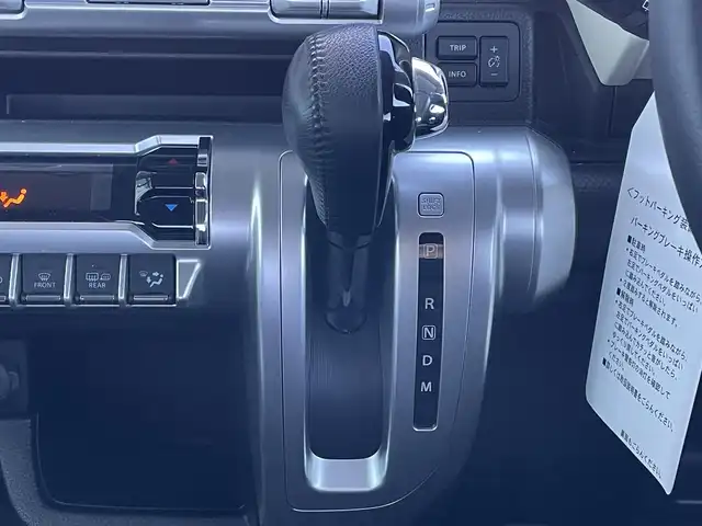 スズキ クロスビー HYBRID MZ 道央・札幌 2019(令1)年 8.2万km ピュアホワイトP ４WD/純正ディーラーOPナビ/CD/DVD/BT/フルセグ/デュアルセンサーブレーキサポート/横滑り防止装置/クルーズコントロール/ヒルディセントコントロール/グリップコントロール/レーンキープアシスト/リアパーキングセンサー/全方位カメラ/ビルトインETC/ドライブレコーダー/アイドリングストップ/SONWMODE/SPORTMODE/前席シートヒーター/革巻きステアリング/ステアリングリモコン/パドルシフト/プッシュスタート/スマートキー/LEDヘッドライト/オートライト/オートハイビーム/フォグランプ/電動格納ミラー/ヒーテッドドアミラー/ウィンカーミラー/純正ラバーフロアマット