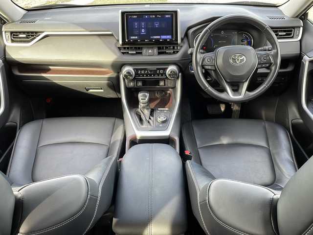 トヨタ ＲＡＶ４ ハイブリッドG 新潟県 2019(令1)年 5.8万km アティチュードブラックマイカ 4WD/純正9インチSDナビ(NSZT-Y68T)/CD/DVD/BT/フルセグテレビ/バックカメラ/ETC/ドライブレコーダー/衝突被害軽減ブレーキ/レーンキープアシスト/レーダークルーズコントロール/サンルーフ/革シート/運転席パワーシート/シートヒーター /ステアリングヒーター/ステアリングスイッチ/パワーバックドア/コーナーセンサー/スマートキー/プッシュスタート/LEDヘッドライト/オートライト/オートハイビーム/フォグランプ/純正18インチアルミホイール