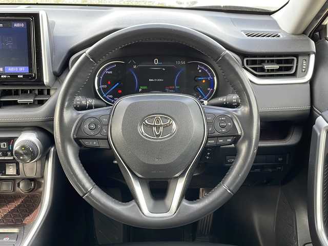 トヨタ ＲＡＶ４ ハイブリッドG 新潟県 2019(令1)年 5.8万km アティチュードブラックマイカ 4WD/純正9インチSDナビ(NSZT-Y68T)/CD/DVD/BT/フルセグテレビ/バックカメラ/ETC/ドライブレコーダー/衝突被害軽減ブレーキ/レーンキープアシスト/レーダークルーズコントロール/サンルーフ/革シート/運転席パワーシート/シートヒーター /ステアリングヒーター/ステアリングスイッチ/パワーバックドア/コーナーセンサー/スマートキー/プッシュスタート/LEDヘッドライト/オートライト/オートハイビーム/フォグランプ/純正18インチアルミホイール