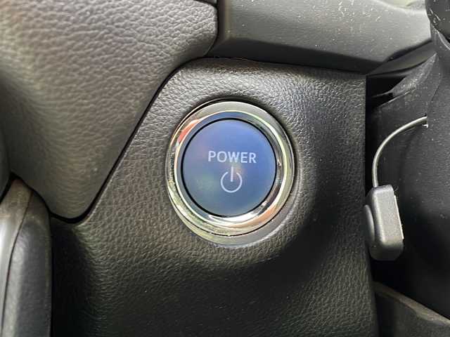 トヨタ ＲＡＶ４ ハイブリッドG 新潟県 2019(令1)年 5.8万km アティチュードブラックマイカ 4WD/純正9インチSDナビ(NSZT-Y68T)/CD/DVD/BT/フルセグテレビ/バックカメラ/ETC/ドライブレコーダー/衝突被害軽減ブレーキ/レーンキープアシスト/レーダークルーズコントロール/サンルーフ/革シート/運転席パワーシート/シートヒーター /ステアリングヒーター/ステアリングスイッチ/パワーバックドア/コーナーセンサー/スマートキー/プッシュスタート/LEDヘッドライト/オートライト/オートハイビーム/フォグランプ/純正18インチアルミホイール