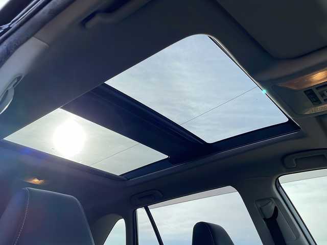 トヨタ ＲＡＶ４ ハイブリッドG 新潟県 2019(令1)年 5.8万km アティチュードブラックマイカ 4WD/純正9インチSDナビ(NSZT-Y68T)/CD/DVD/BT/フルセグテレビ/バックカメラ/ETC/ドライブレコーダー/衝突被害軽減ブレーキ/レーンキープアシスト/レーダークルーズコントロール/サンルーフ/革シート/運転席パワーシート/シートヒーター /ステアリングヒーター/ステアリングスイッチ/パワーバックドア/コーナーセンサー/スマートキー/プッシュスタート/LEDヘッドライト/オートライト/オートハイビーム/フォグランプ/純正18インチアルミホイール