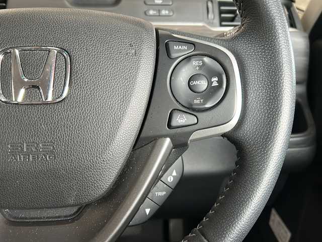 ホンダ フリード＋ ハイブリット G 静岡県 2023(令5)年 3.8万km スーパープラチナグレーメタリック 純正メモリナビ/・CD/・DVD/・フルセグＴＶ/・Bluetooth/・USB/・AM/・FM/主要装備/・両側パワスラ/・衝突軽減/・レーンキープ/・追従クルコン/・バックカメラ/・ETC/・ドラレコ前後/・ステリモ/・ハーフレザーシート/・シートヒーターD/N席/・LEDヘッドライト/・オートライト/・スマートキー/・プッシュスタート/・スペアキー1本/・純正フロアマット