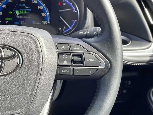 トヨタ ノア ハイブリッド S－Z 三重県 2022(令4)年 1.8万km アティチュードブラックマイカ プッシュスタート/電動格納ミラー/オートライト/オートマチックハイビーム/ビルトインETC/ステアリングスイッチ/革巻きステアリング/レーンキープアシスト/レーダークルーズコントロール/横滑り防止/衝突軽減ブレーキ/コーナーセンサー/シートヒーター(前席)/両側パワースライドドア/電子パーキング/USB入力端子3ヶ所/タイプC入力端子1ヶ所/ハーフレザーシート/ウォークスルー/メーカーマルチメディア(FM/BT)/バックカメラ/100V充電/リアサンシェード/純正フロアマット/スマートキー/SOSボタン/禁煙車/取扱説明書/ナビ取扱説明書/保証書