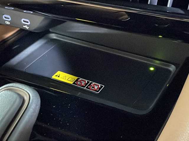 トヨタ ヴェルファイア Z プレミア 広島県 2024(令6)年 0.1万km プラチナホワイトパールマイカ 左右独立型ムーンルーフ/純正14型ディスプレイオーディオ/デジタルインナーミラー/ユニバーサルステップ/パノラミックビューモニター/ナッパレザーシート/パワーシート/シートヒーター/ベンチレーション/パワーオットマン/パワーバックドア/ステアリングヒーター/ブラインドスポットモニター/アドバンストパーク/パーキングサポートブレーキ/セーフティセンス/・プリクラッシュセーフティ/・レーントレーシングアシスト/・レーンディパーチャーアラート/・レーダークルーズコントロール/・アダプティブハイビーム/・プロアクティブドライビングアシスト/・フロントクロストラフィックアラート/・レーンチェンジアシスト/3眼LEDヘッドランプ/純正19インチAW/ETC2.0/ワイヤレス充電/AC100V/100W電源/USB/HDMI入力端子