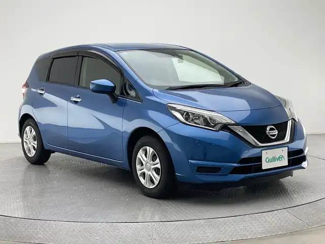 日産 ノート X 兵庫県 2017(平29)年 5.9万km シャイニングブルー 純正メモリーナビ/（フルセグ、CD、BT、MSV、AUX、IPOD）/ドライブレコーダー/バックカメラ/エマージェンシーブレーキ/アイドリングストップ/LDA/スマートキー/ワンオーナー/ISOFIX/純正マット/バイザー/LEDヘッドライト/オートライト/取扱説明書/保証書