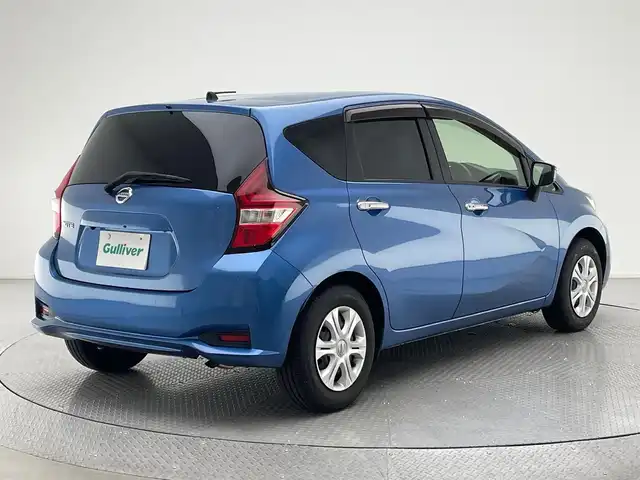 日産 ノート X 兵庫県 2017(平29)年 5.9万km シャイニングブルー 純正メモリーナビ/（フルセグ、CD、BT、MSV、AUX、IPOD）/ドライブレコーダー/バックカメラ/エマージェンシーブレーキ/アイドリングストップ/LDA/スマートキー/ワンオーナー/ISOFIX/純正マット/バイザー/LEDヘッドライト/オートライト/取扱説明書/保証書