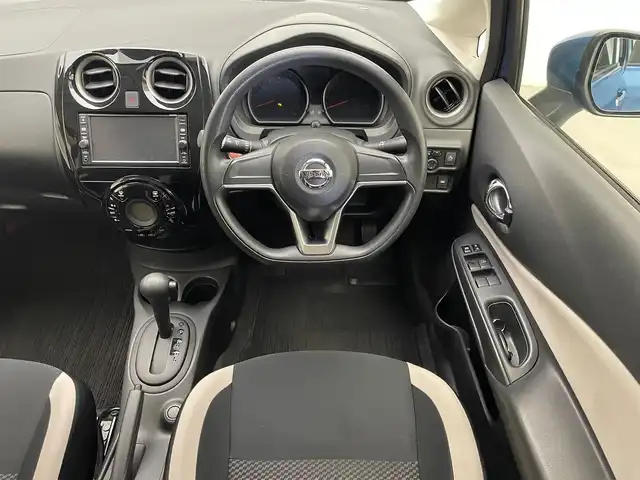 日産 ノート X 兵庫県 2017(平29)年 5.9万km シャイニングブルー 純正メモリーナビ/（フルセグ、CD、BT、MSV、AUX、IPOD）/ドライブレコーダー/バックカメラ/エマージェンシーブレーキ/アイドリングストップ/LDA/スマートキー/ワンオーナー/ISOFIX/純正マット/バイザー/LEDヘッドライト/オートライト/取扱説明書/保証書