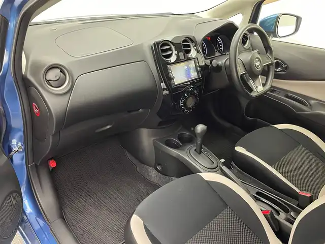日産 ノート X 兵庫県 2017(平29)年 5.9万km シャイニングブルー 純正メモリーナビ/（フルセグ、CD、BT、MSV、AUX、IPOD）/ドライブレコーダー/バックカメラ/エマージェンシーブレーキ/アイドリングストップ/LDA/スマートキー/ワンオーナー/ISOFIX/純正マット/バイザー/LEDヘッドライト/オートライト/取扱説明書/保証書