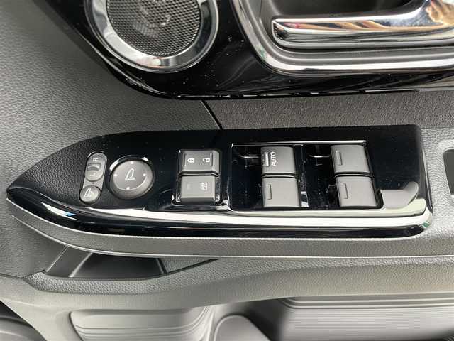 ホンダ Ｎ ＢＯＸ カスタム L ターボ 千葉県 2022(令4)年 0.9万km クリスタルブラックパール ホンダセンシング/・衝突軽減ブレーキ/・レーンキープアシスト/・オートマチックハイビーム/・アダプティブクルーズコントロール/純正SDナビ【VXM-225Ci】/バックカメラ/両後パワースライドドア/ハーフレザーシート/前席シートヒーター/スマートキー/パドルシフト/純正LEDヘッドライト/フォグランプ/ETC/本革巻きステアリング/ドアバイザー/純正15インチアルミホイール/サイド＆カーテンエアバッグ/新車時保証書＆取扱説明書