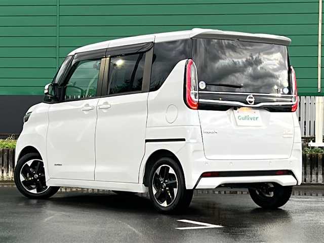 日産 ルークス ハイウェイスター X 茨城県 2020(令2)年 3.9万km ホワイトパール 社外SDナビ/CD/DVD/フルセグTV/Bluetooth/全方位カメラ/バックカメラ/サイドカメラ/フロントカメラ/LEDオートライト/オートマチックハイビーム/純正14インチアルミホイール/純正フロアマット/アイドリングストップ/スマートキー/ETC/コーナーセンサー/盗難防止装置/衝突被害軽減システム/禁煙車