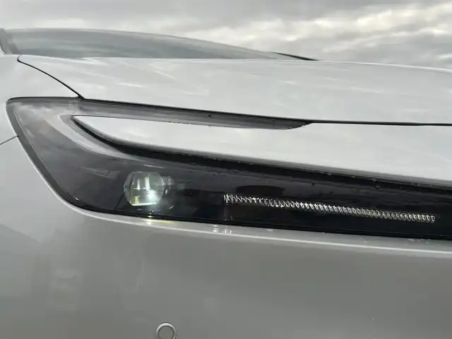 トヨタ プリウス U 岩手県 2023(令5)年 0.5万km プラチナホワイトパールマイカ 寒冷地仕様　ナビ　フルセグ　全周囲　ビルドインＥＴＣ２．０　レーダークルーズ　ＢＳＭ　ステアリングスイッチ　ステアリングヒーター　シートヒーター　ＡＣ１００Ｖ　ヒーター付電格ミラー　オートＬＥＤライト