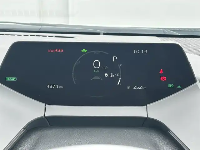 トヨタ プリウス U 岩手県 2023(令5)年 0.5万km プラチナホワイトパールマイカ 寒冷地仕様　ナビ　フルセグ　全周囲　ビルドインＥＴＣ２．０　レーダークルーズ　ＢＳＭ　ステアリングスイッチ　ステアリングヒーター　シートヒーター　ＡＣ１００Ｖ　ヒーター付電格ミラー　オートＬＥＤライト