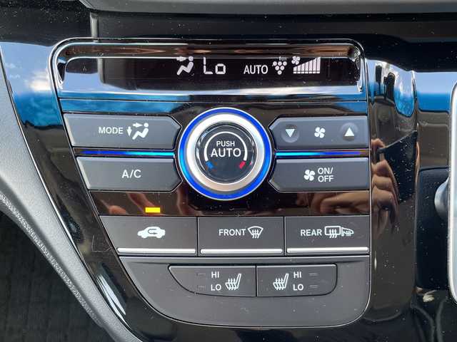 ホンダ フリード ハイブリット G 神奈川県 2023(令5)年 1.1万km プレミアムクリスタルブルークリスタル 純正SDナビ　iPod/Bluetooth/CD/DVD/ワンセグTV /両側パワースライドドア /バックカメラ　/レーダークルーズコントロール　/前後ドライブレコーダー　/コーナーセンサー　/ビルトインETC　/前席シートヒーター/純正アルミホイール　/純正フロアマット