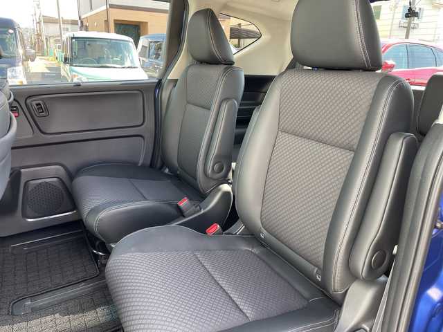 ホンダ フリード ハイブリット G 神奈川県 2023(令5)年 1.1万km プレミアムクリスタルブルークリスタル 純正SDナビ　iPod/Bluetooth/CD/DVD/ワンセグTV /両側パワースライドドア /バックカメラ　/レーダークルーズコントロール　/前後ドライブレコーダー　/コーナーセンサー　/ビルトインETC　/前席シートヒーター/純正アルミホイール　/純正フロアマット