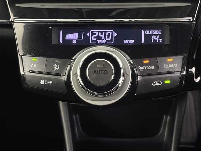 トヨタ プリウス α S ツーリングセレ GRスポーツ 埼玉県 2019(令1)年 5.2万km アティチュードブラックマイカ 純正SDナビ/（BT/フルセグTV/CD/DVD/AM/FM）/バックカメラ/ハーフレザーシート/前後ドライブレコーダー/ビルトインETC/LEDヘッドライト/純正アルミホイール/純正フロアマット/プッシュスタート/スマートキー/カーテンエアバック