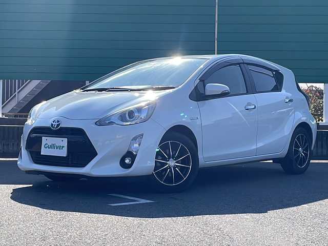 トヨタ アクア 茨城県 2017(平29)年 8万km ライムホワイトパールクリスタルシャイン ALPINEナビ/Bluetooth接続/ビルトインETC/ドライブレコーダ前後/シートヒーター/横滑り防止装置/レーンキープアシスト/衝突軽減システム/ナノイー搭載/オートライト/オートマチックハイビーム/純正LEDヘッドライト/社外15インチアルミホイール/純正フロアマット/スマートキー