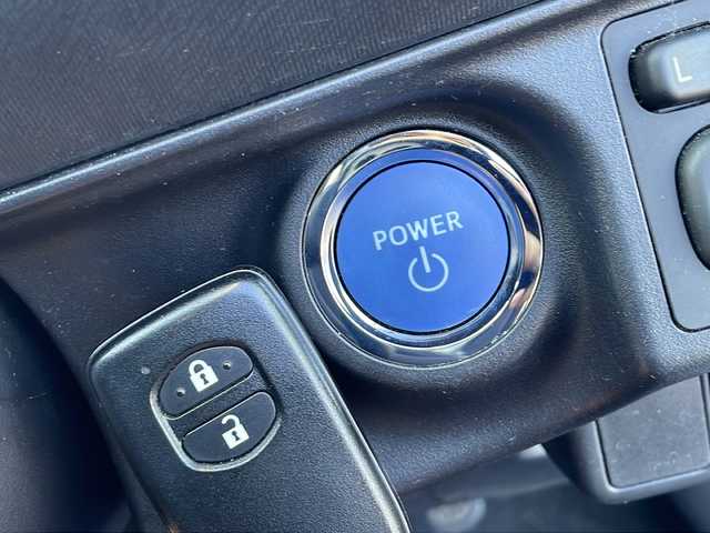 トヨタ アクア 茨城県 2017(平29)年 8万km ライムホワイトパールクリスタルシャイン ALPINEナビ/Bluetooth接続/ビルトインETC/ドライブレコーダ前後/シートヒーター/横滑り防止装置/レーンキープアシスト/衝突軽減システム/ナノイー搭載/オートライト/オートマチックハイビーム/純正LEDヘッドライト/社外15インチアルミホイール/純正フロアマット/スマートキー