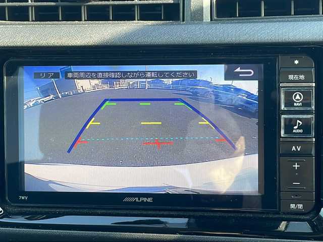 トヨタ アクア 茨城県 2017(平29)年 8万km ライムホワイトパールクリスタルシャイン ALPINEナビ/Bluetooth接続/ビルトインETC/ドライブレコーダ前後/シートヒーター/横滑り防止装置/レーンキープアシスト/衝突軽減システム/ナノイー搭載/オートライト/オートマチックハイビーム/純正LEDヘッドライト/社外15インチアルミホイール/純正フロアマット/スマートキー