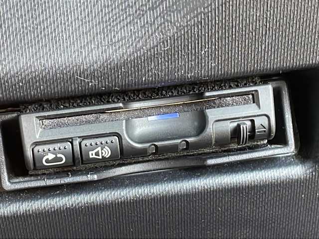 トヨタ アクア S スタイルブラック 茨城県 2017(平29)年 8万km ライムホワイトパールクリスタルシャイン ALPINEナビ/Bluetooth接続/ビルトインETC/ドライブレコーダ前後/シートヒーター/横滑り防止装置/レーンキープアシスト/衝突軽減システム/ナノイー搭載/オートライト/オートマチックハイビーム/純正LEDヘッドライト/社外15インチアルミホイール/純正フロアマット/スマートキー