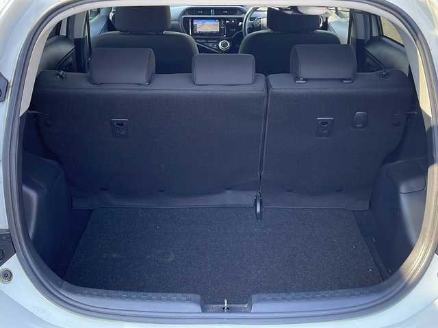 トヨタ アクア S スタイルブラック 茨城県 2017(平29)年 8万km ライムホワイトパールクリスタルシャイン ALPINEナビ/Bluetooth接続/ビルトインETC/ドライブレコーダ前後/シートヒーター/横滑り防止装置/レーンキープアシスト/衝突軽減システム/ナノイー搭載/オートライト/オートマチックハイビーム/純正LEDヘッドライト/社外15インチアルミホイール/純正フロアマット/スマートキー