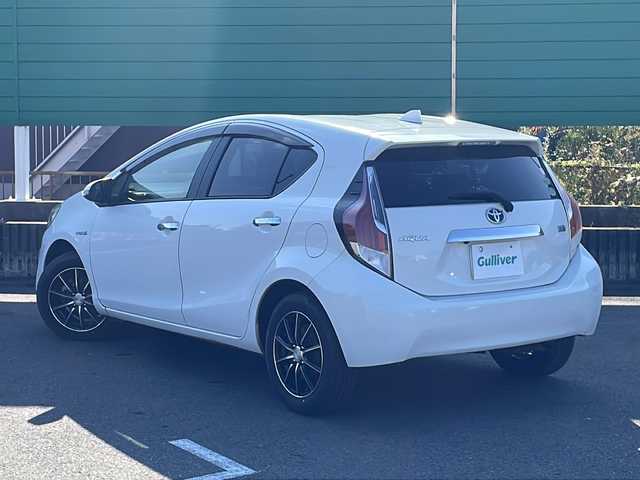 トヨタ アクア S スタイルブラック 茨城県 2017(平29)年 8万km ライムホワイトパールクリスタルシャイン ALPINEナビ/Bluetooth接続/ビルトインETC/ドライブレコーダ前後/シートヒーター/横滑り防止装置/レーンキープアシスト/衝突軽減システム/ナノイー搭載/オートライト/オートマチックハイビーム/純正LEDヘッドライト/社外15インチアルミホイール/純正フロアマット/スマートキー