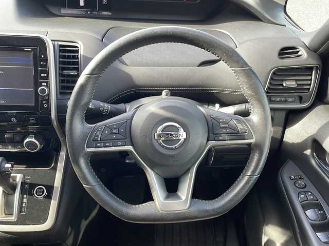 日産 セレナ ハイウェイスター Vセレクション 新潟県 2018(平30)年 9.4万km アズライトブルー 純正9インチナビ/(Bluetooth/AM/FM/CD/DVD)/純正フリップダウンモニター/両側パワースライドドア/アラウンドビューモニター/衝突被害軽減システム/バックカメラ/4WD/クルーズコントロール/エマージェンシーブレーキ/スタッドレスタイヤ/社外AW付夏タイヤ車載/LEDライト/ビルトインETC