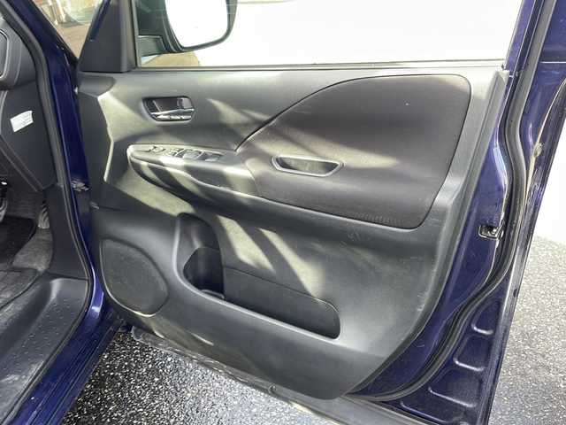 日産 セレナ ハイウェイスター Vセレクション 新潟県 2018(平30)年 9.4万km アズライトブルー 純正9インチナビ/(Bluetooth/AM/FM/CD/DVD)/純正フリップダウンモニター/両側パワースライドドア/アラウンドビューモニター/衝突被害軽減システム/バックカメラ/4WD/クルーズコントロール/エマージェンシーブレーキ/スタッドレスタイヤ/社外AW付夏タイヤ車載/LEDライト/ビルトインETC