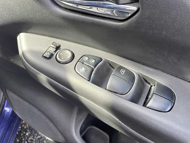 日産 セレナ ハイウェイスター Vセレクション 新潟県 2018(平30)年 9.4万km アズライトブルー 純正9インチナビ/(Bluetooth/AM/FM/CD/DVD)/純正フリップダウンモニター/両側パワースライドドア/アラウンドビューモニター/衝突被害軽減システム/バックカメラ/4WD/クルーズコントロール/エマージェンシーブレーキ/スタッドレスタイヤ/社外AW付夏タイヤ車載/LEDライト/ビルトインETC