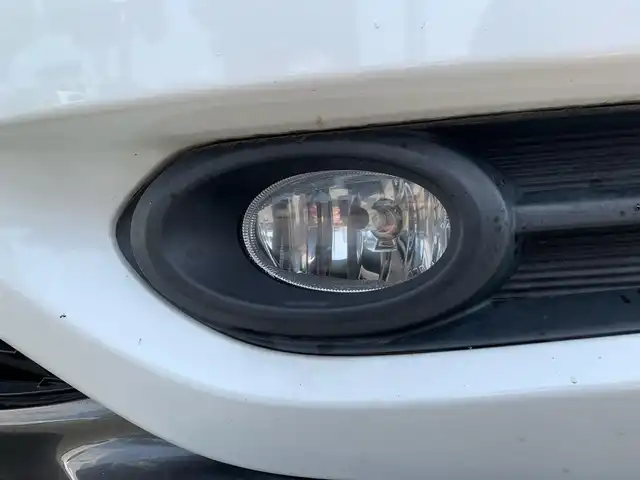 ホンダ ヴェゼル ハイブリッド X 福井県 2015(平27)年 11.3万km ホワイトオーキッドパール (株)IDOMが運営する【じしゃロン福井店】の自社ローン対象車両になります。こちらは現金またはオートローンご利用時の価格です。自社ローンご希望の方は別途その旨お申付け下さい/純正ナビ（CD・DVD・BT接続可）/フルセグテレビ/バックカメラ/ETC/クルーズコントロール/LEDヘッドライト