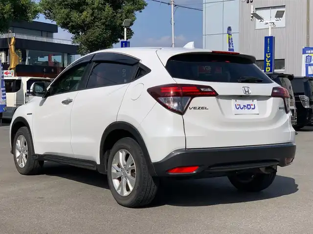 ホンダ ヴェゼル ハイブリッド X 福井県 2015(平27)年 11.3万km ホワイトオーキッドパール (株)IDOMが運営する【じしゃロン福井店】の自社ローン対象車両になります。こちらは現金またはオートローンご利用時の価格です。自社ローンご希望の方は別途その旨お申付け下さい/純正ナビ（CD・DVD・BT接続可）/フルセグテレビ/バックカメラ/ETC/クルーズコントロール/LEDヘッドライト