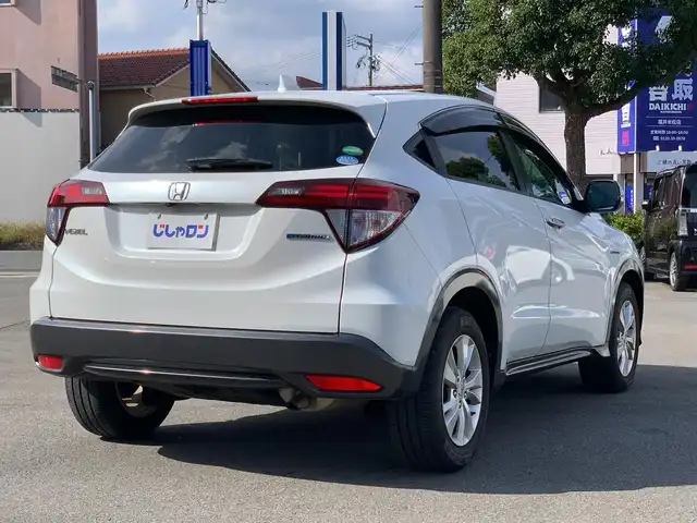 ホンダ ヴェゼル ハイブリッド X 福井県 2015(平27)年 11.3万km ホワイトオーキッドパール (株)IDOMが運営する【じしゃロン福井店】の自社ローン対象車両になります。こちらは現金またはオートローンご利用時の価格です。自社ローンご希望の方は別途その旨お申付け下さい/純正ナビ（CD・DVD・BT接続可）/フルセグテレビ/バックカメラ/ETC/クルーズコントロール/LEDヘッドライト
