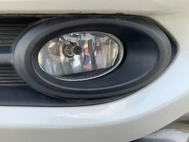 ホンダ ヴェゼル ハイブリッド X 福井県 2015(平27)年 11.3万km ホワイトオーキッドパール (株)IDOMが運営する【じしゃロン福井店】の自社ローン対象車両になります。こちらは現金またはオートローンご利用時の価格です。自社ローンご希望の方は別途その旨お申付け下さい/純正ナビ（CD・DVD・BT接続可）/フルセグテレビ/バックカメラ/ETC/クルーズコントロール/LEDヘッドライト