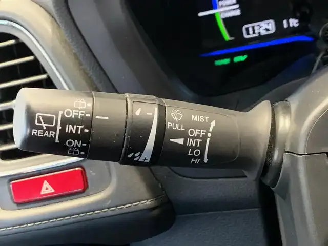 ホンダ ヴェゼル ハイブリッド X 福井県 2015(平27)年 11.3万km ホワイトオーキッドパール (株)IDOMが運営する【じしゃロン福井店】の自社ローン対象車両になります。こちらは現金ご利用時の価格です。/自社ローンご希望の方は別途その旨お申付け下さい。/純正ナビ/Bluetooth/フルセグTV/CD/DVD/バックカメラ/衝突被害軽減システム/クルーズコントロール/オートライト/ETC/純正アルミホイール/パドルシフト/電動パーキングブレーキ/ドアバイザー/ステアリングスイッチ/プッシュスタート/スマートキー/スペアキー/取扱説明書