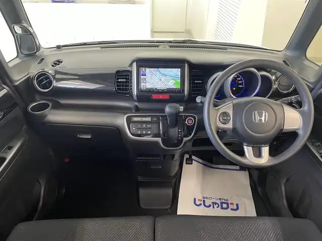 ホンダ Ｎ ＢＯＸ カスタム G Lパッケージ 群馬県 2012(平24)年 8.4万km プレミアムホワイトパール (株)IDOMが運営する【じしゃロン伊勢崎店】の自社ローン専用車両になりますこちらは現金またはオートローンご利用時の価格です。自社ローンご希望の方は別途その旨お申付け下さい/片側パワースライドドア/社外ナビ（CD/DVD/Bluetooth/フルセグTV）/HIDヘッドライト/オートライト/フォグランプ/TRC/ステアリングリモコン/ドアバイザー/純正マット