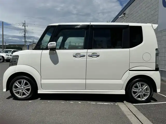 ホンダ Ｎ ＢＯＸ カスタム G Lパッケージ 群馬県 2012(平24)年 8.4万km プレミアムホワイトパール (株)IDOMが運営する【じしゃロン伊勢崎店】の自社ローン専用車両になりますこちらは現金またはオートローンご利用時の価格です。自社ローンご希望の方は別途その旨お申付け下さい/片側パワースライドドア/社外ナビ（CD/DVD/Bluetooth/フルセグTV）/HIDヘッドライト/オートライト/フォグランプ/TRC/ステアリングリモコン/ドアバイザー/純正マット