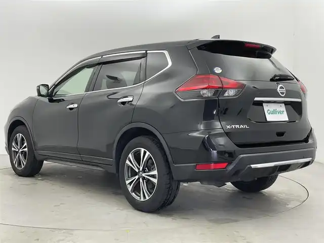 日産 エクストレイル 20Xi 富山県 2018(平30)年 2.4万km ダイヤモンドブラック 純正ナビ（AM/FM/DVD/BT/フルセグ）/全方位カメラ/ドライブレコーダー/ETC/デジタルインナーミラー/レザーシート/衝突被害軽減システム/レーダークルーズコントロール/レーンキープアシスト/コーナーセンサー/横滑り防止装置/アイドリングストップ/純正アルミホイール/純正フロアマット/パワーバックドア/オートLEDライト/オートホールド付電子パーキング/革巻きステアリング/ステアリングスイッチ/スマートキー/スペアキー
