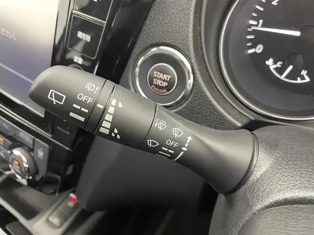 日産 エクストレイル 20Xi 富山県 2018(平30)年 2.4万km ダイヤモンドブラック 純正ナビ（AM/FM/DVD/BT/フルセグ）/全方位カメラ/ドライブレコーダー/ETC/デジタルインナーミラー/レザーシート/衝突被害軽減システム/レーダークルーズコントロール/レーンキープアシスト/コーナーセンサー/横滑り防止装置/アイドリングストップ/純正アルミホイール/純正フロアマット/パワーバックドア/オートLEDライト/オートホールド付電子パーキング/革巻きステアリング/ステアリングスイッチ/スマートキー/スペアキー