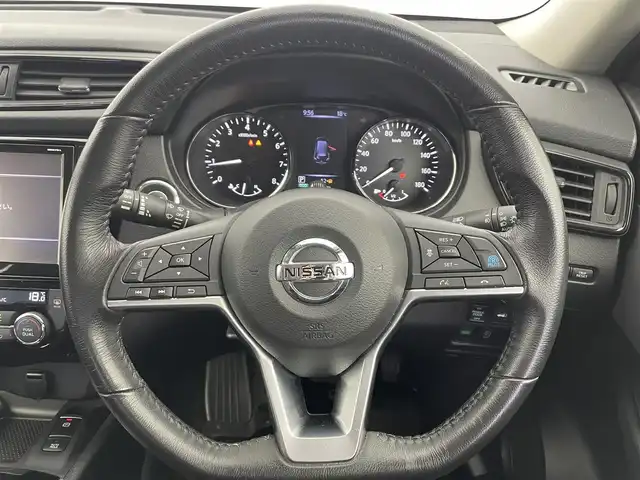 日産 エクストレイル 20Xi 富山県 2018(平30)年 2.4万km ダイヤモンドブラック 純正ナビ（AM/FM/DVD/BT/フルセグ）/全方位カメラ/ドライブレコーダー/ETC/デジタルインナーミラー/レザーシート/衝突被害軽減システム/レーダークルーズコントロール/レーンキープアシスト/コーナーセンサー/横滑り防止装置/アイドリングストップ/純正アルミホイール/純正フロアマット/パワーバックドア/オートLEDライト/オートホールド付電子パーキング/革巻きステアリング/ステアリングスイッチ/スマートキー/スペアキー
