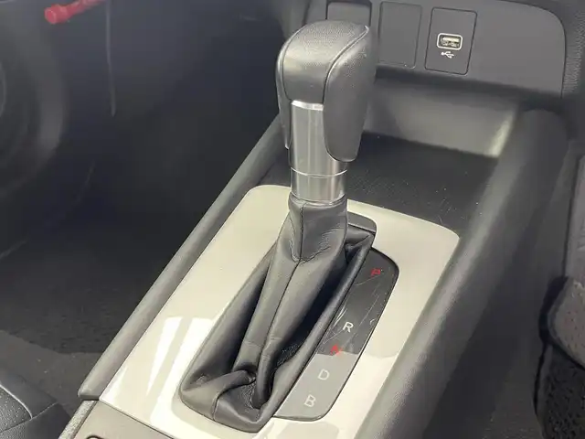 ホンダ フィット e:HEVホーム 群馬県 2023(令5)年 5.1万km 茶 社外ナビ　バックカメラ　追従式クルコン　衝突軽減システム　ホンダセンシング　横滑り防止　ＥＴＣ　オートマチックハイビーム　レーンアシスト　スマートキー　プッシュスタート　ＬＥＤヘッドライト　禁煙車