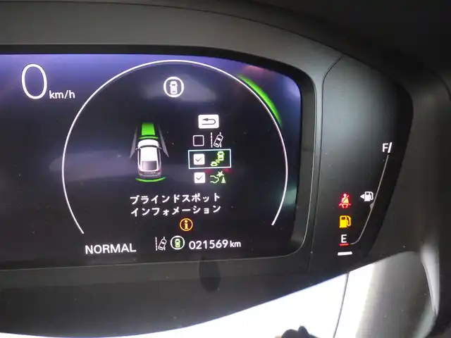 ホンダ シビック e:HEV 千葉県 2022(令4)年 2.2万km クリスタルブラックパール ホンダセンシング/・衝突軽減ブレーキ（CMBS）/・車線維持支援システム（LKAS）/・アダプティブクルーズコントロール（ACC）/・後方誤発進抑制機能/・誤発進抑制機能/運転席パワーシート/ハーフレザーシート/ワイヤレス充電/9インチ純正コネクトナビ/地デジTV/【Bluetooth接続】/バックカメラ/ドライブレコーダー（DRH-224SD）/社外レーダー（AR-33）/革巻きステアリング/ステアリングスイッチ/パドルシフト/ETC/LEDヘッドライト/フォグライト/ウインカーミラー/コーナーセンサー/純正18インチアルミホイル/サイド/カーテンエアバッグ/Honda スマートキー
