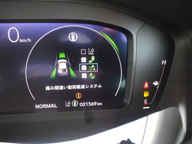 ホンダ シビック e:HEV 千葉県 2022(令4)年 2.2万km クリスタルブラックパール ホンダセンシング/・衝突軽減ブレーキ（CMBS）/・車線維持支援システム（LKAS）/・アダプティブクルーズコントロール（ACC）/・後方誤発進抑制機能/・誤発進抑制機能/運転席パワーシート/ハーフレザーシート/ワイヤレス充電/9インチ純正コネクトナビ/地デジTV/【Bluetooth接続】/バックカメラ/ドライブレコーダー（DRH-224SD）/社外レーダー（AR-33）/革巻きステアリング/ステアリングスイッチ/パドルシフト/ETC/LEDヘッドライト/フォグライト/ウインカーミラー/コーナーセンサー/純正18インチアルミホイル/サイド/カーテンエアバッグ/Honda スマートキー