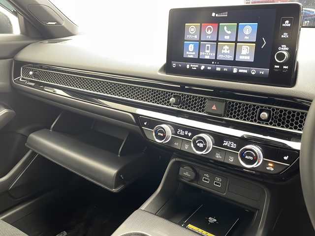 ホンダ シビック e:HEV 沖縄県 2022(令4)年 2.2万km クリスタルブラックパール 純正９型コネクトナビ　/　(フルセグTV Bluetooth FM/AM)　/ＢＯＳＥサウンド　/バックカメラ　/ＬＥＤヘッドライト　/前後ドライブレコーダー　/アダプティブクルーズコントロール　/ハーフレザーシート　/パワーシート/ホンダセンシング/ETC2.0