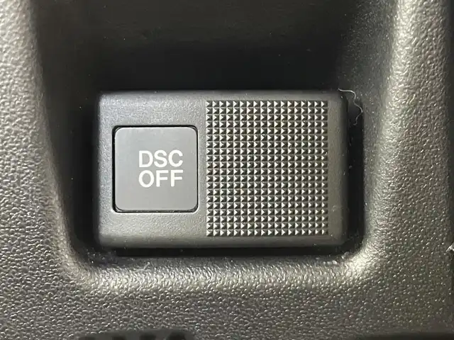 マツダ ロードスター RS RHT 群馬県 2010(平22)年 6.9万km クリスタルホワイトパールマイカ レザーパッケージ/・サイドドアトリムアームレストソフトパッド（合成皮革）/・シート材質　本革（ブラック）/・センターコンソールリッドソフトパッド（合成皮革）/・シートヒーター（温度５段調整機能付）/・シフトノブ本革巻（アルミリング付）/＝＝＝＝/6MT/電動開閉ハードトップ/スマートキー /HIDヘッドライト/フロントフォグランプ /純正17インチAW/社外クラリオンオーディオ