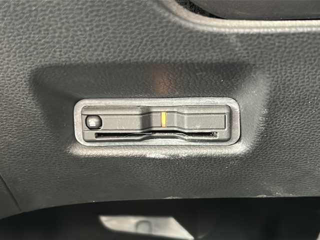 ホンダ フィット e:HEVクロスター 神奈川県 2020(令2)年 5.6万km サーフブルー/ブラック ワンオーナー/純正ナビ/（CD/DVD/AM/FM/SD/USB/AUX/BT/フルセグTV)/バックカメラ/前後ドライブレコーダー/オプション静止画撮影機能/ETC2.0/レーダークルーズコントロール/電動パーキングブレーキ/コーナーセンサー/横滑り防止装置/路外逸脱抑制機能/踏み間違い衝突軽減システム/ABS/ドアバイザー/ISOFIX/純正フロアマット/純正アルミホイール/スペアキー×１/保証書/取扱説明書