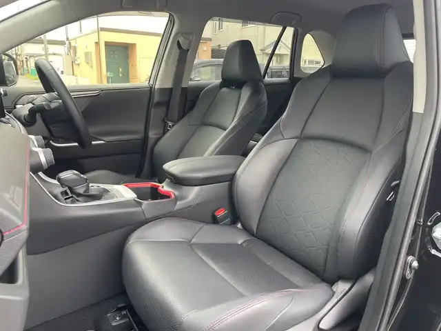 トヨタ ＲＡＶ４ アドベンチャー オフロードPKGⅡ 神奈川県 2024(令6)年 1.7万km アティチュードブラックマイカ 純正ディスプレイオーディオ/Bluetooth/AppleCarPlay/AndroidAuto/追従式クルーズコントロール/全周囲カメラ/純正ドライブレコーダー/電動リアゲート/パワーシート/シートヒーター/エアシート/ステアリングヒーター/ルーフレール/ETC2.0/LEDヘッドライト/フォグランプ/オートブレーキホールド/ダウンヒルアシストコントロール/オートマチックハイビーム/コーナーセンサー/リフトアップ/横滑り防止装置/レーンキープアシスト/純正フロアマット/純正アルミホイール/盗難防止装置/カーテンエアバック